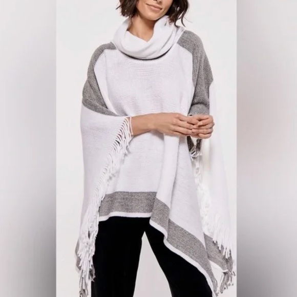La Vie En Rose Colour Block White Grey Knitted Turtleneck Poncho One Size - Picture 1 of 14